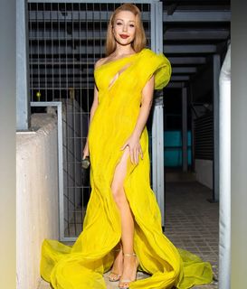 Tina Karol feet photo thumbnail
