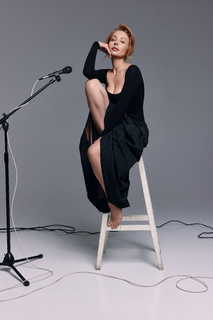 Tina Karol feet photo thumbnail