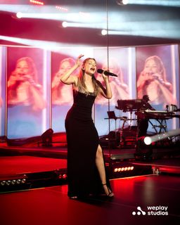 Tina Karol feet photo thumbnail