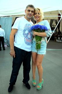 Tina Karol feet photo thumbnail