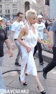 Tina Karol feet photo thumbnail