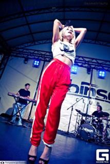 Tina Karol feet photo thumbnail