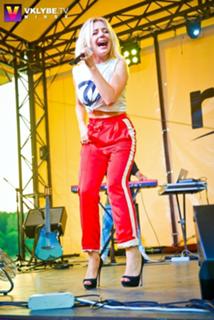 Tina Karol feet photo thumbnail