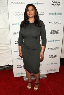 Tina Knowles feet photo 7