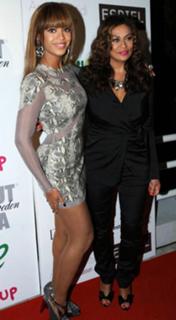 Tina Knowles feet photo 2