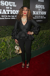 Tina Knowles feet photo 7