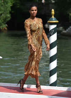 Tina Kunakey feet photo 9
