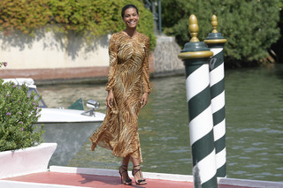 Tina Kunakey feet photo 5