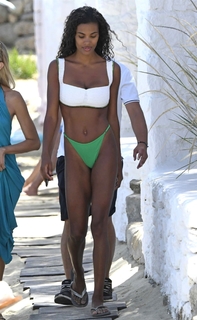 Tina Kunakey feet photo 1