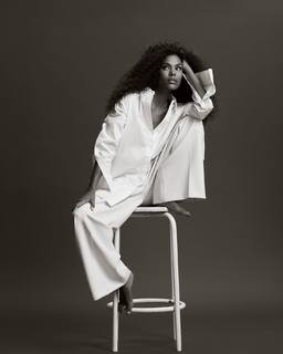 Tina Kunakey feet photo 1