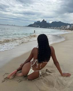 Tina Kunakey feet photo 7