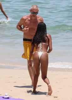 Tina Kunakey feet photo 3