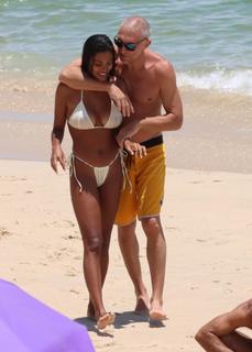 Tina Kunakey feet photo 1