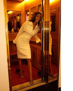 Tina Kunakey feet photo 1
