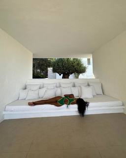 Tina Kunakey feet photo 3