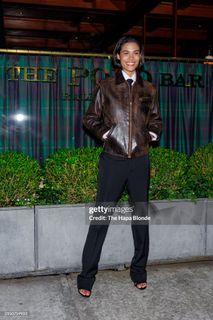 Tina Kunakey feet photo 2