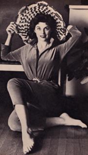 Tina Louise feet photo thumbnail