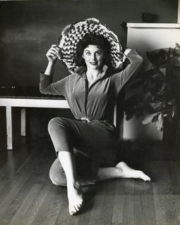 Tina Louise feet photo thumbnail