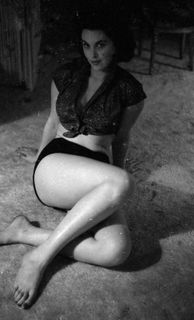 Tina Louise feet photo thumbnail