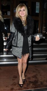 Tina O'Brien feet photo thumbnail