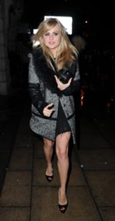 Tina O'Brien feet photo thumbnail