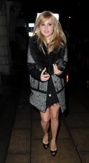 Tina O'Brien feet photo thumbnail