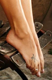 Tina Ruland feet photo thumbnail