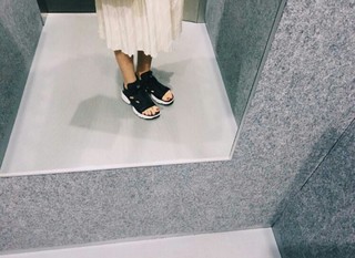 Tina Tamashiro feet photo 4