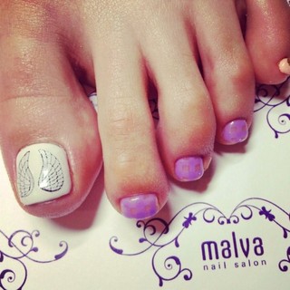 Tina Tamashiro feet photo 4