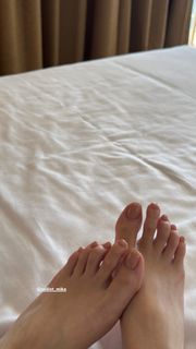 Tina Tamashiro feet photo 1