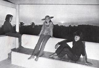 Tina Weymouth feet photo 8