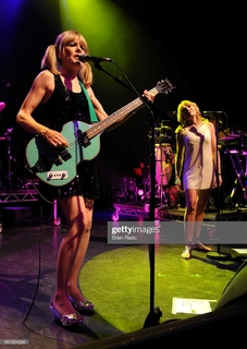 Tina Weymouth feet photo 4
