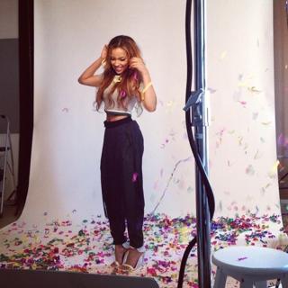 Tinashe feet photo thumbnail