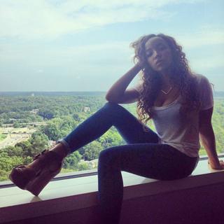 Tinashe feet photo thumbnail
