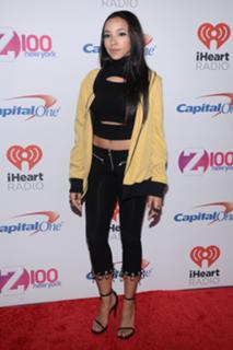 Tinashe feet photo thumbnail
