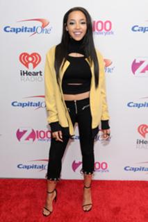 Tinashe feet photo thumbnail
