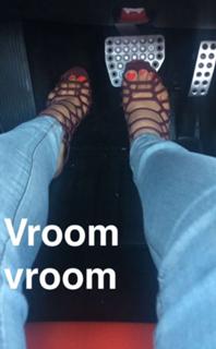 Tinashe feet photo thumbnail