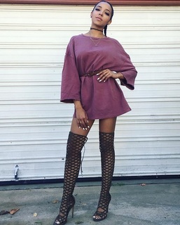 Tinashe feet photo thumbnail
