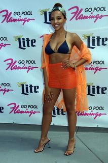 Tinashe feet photo thumbnail