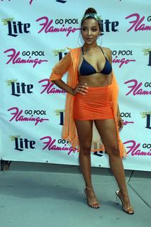 Tinashe feet photo thumbnail