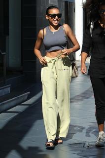 Tinashe feet photo thumbnail