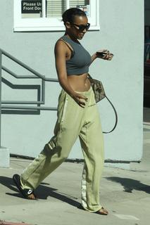 Tinashe feet photo thumbnail
