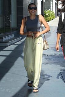 Tinashe feet photo thumbnail