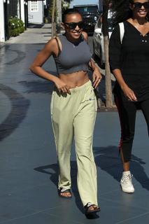 Tinashe feet photo thumbnail