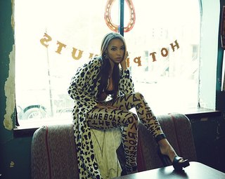 Tinashe feet photo thumbnail