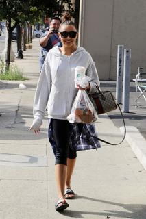Tinashe feet photo thumbnail