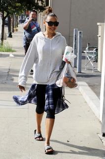Tinashe feet photo thumbnail