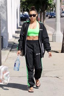 Tinashe feet photo thumbnail