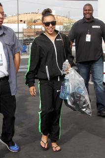 Tinashe feet photo thumbnail