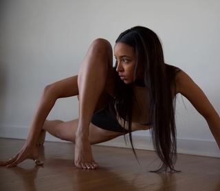 Tinashe feet photo thumbnail